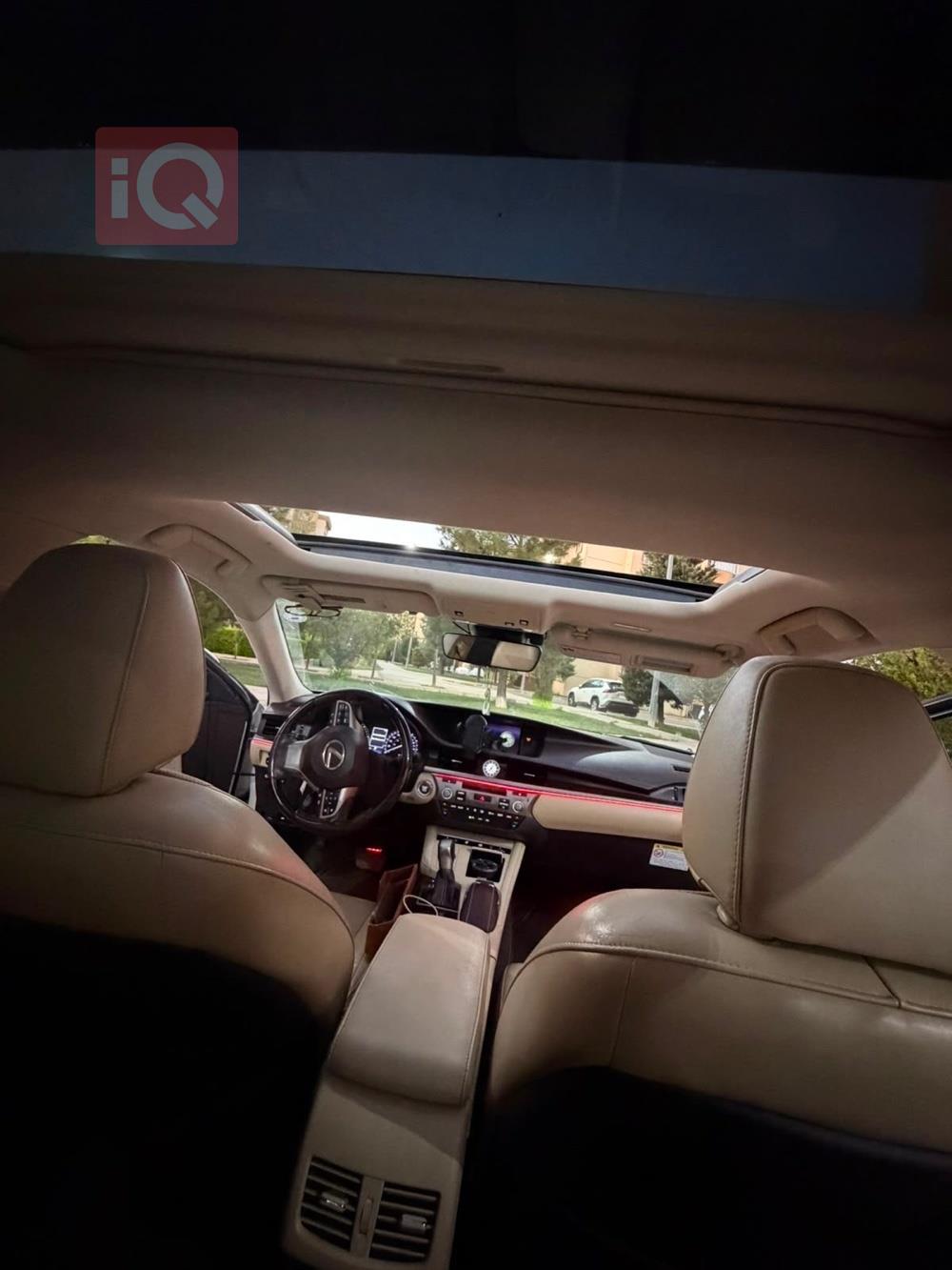 Lexus ES